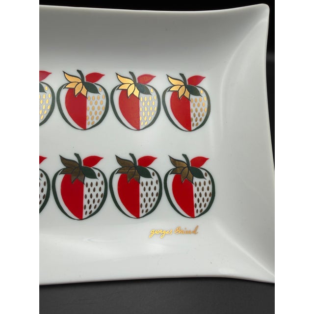 Large Mid 20th Century Georges Briard Glass Strawberry Serving Tray For Sale - Image 11 of 12