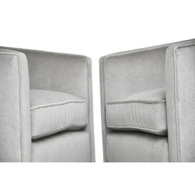 Dunbar Furniture Pair of Dunbar Swivel Lounge Chairs by Edward Wormley For Sale - Image 4 of 7