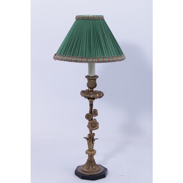 French 1970s Pair of Bronze Louis XV Style Table Lamps For Sale - Image 3 of 12