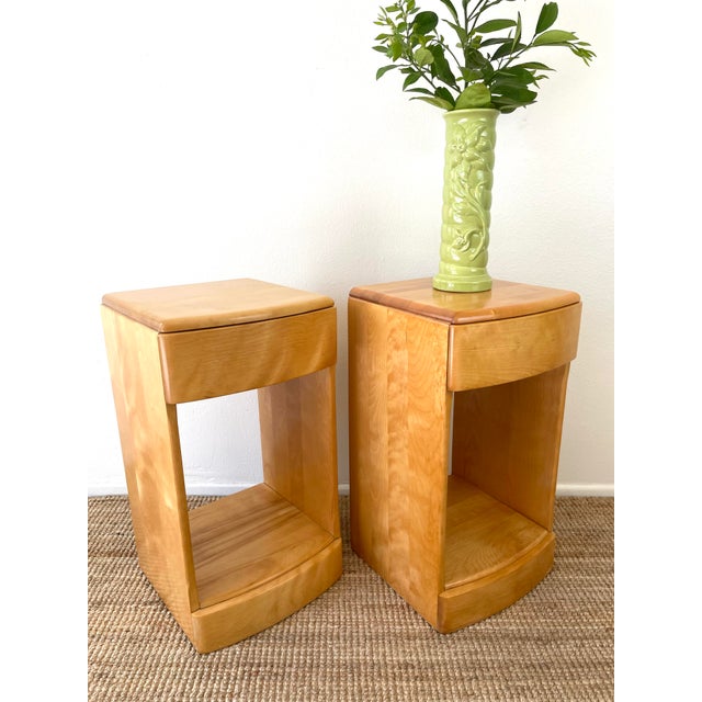 Vintage Mid-Century Modern Heywood Wakefield Pair of Airflow Nightstands in Wheat For Sale - Image 14 of 17