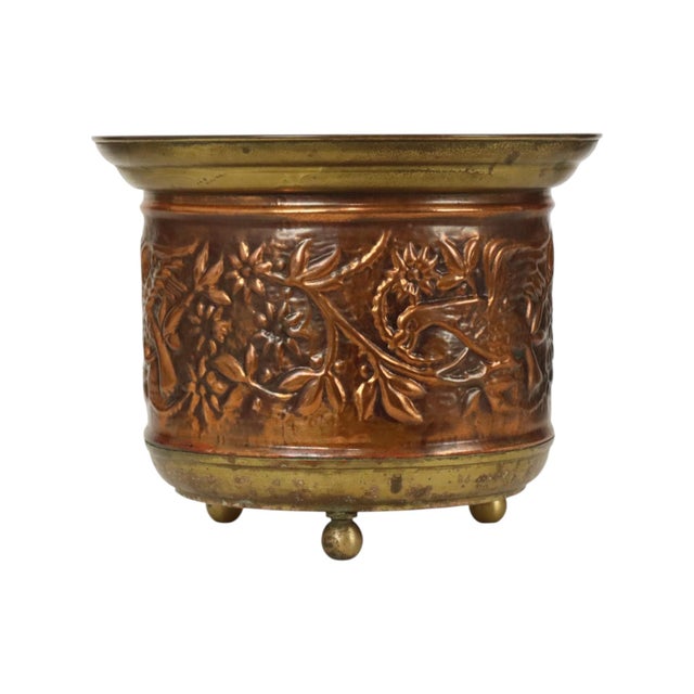 Repoussé Flower Pot in Red Copper and Brass, 1900s For Sale - Image 5 of 16