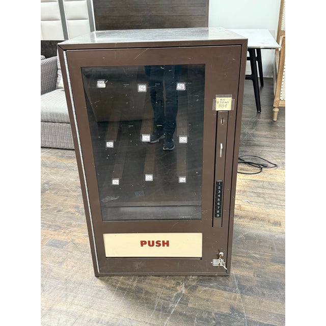 Tom's Table Top Vending Machine For Sale - Image 10 of 12
