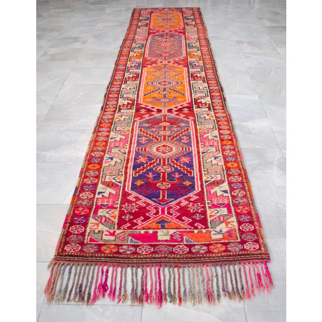Hot Pink Heterodox Kurdish Runner Herki Rug. Hand-Knotted Colorful Tribal Long Runner - 3′1″× 15′6″ For Sale - Image 8 of 18
