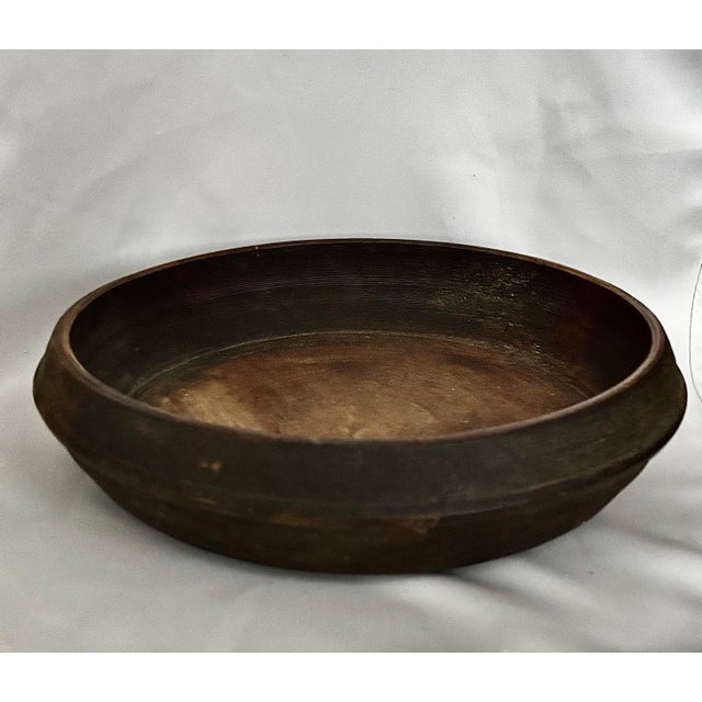 Early 19th Century 19th-Century Turned Wooden Treen Bowl With Rich Patina For Sale In New York - Image 6 of 7