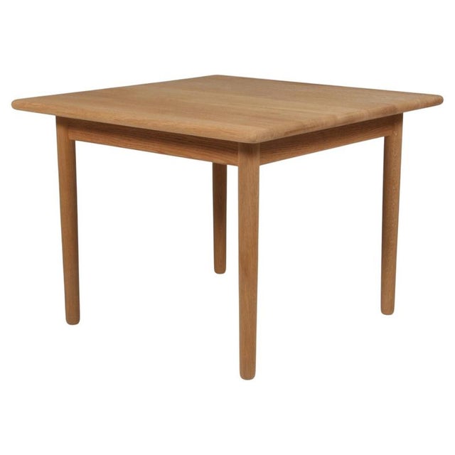 Model GE15 Coffee Table in Oak attributed to Hans J. Wegner for Getama, 2000s For Sale - Image 6 of 6