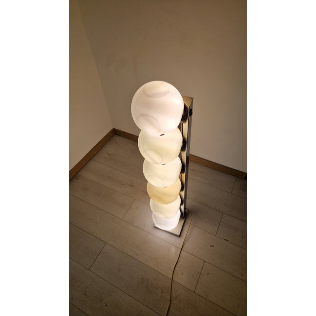 P440 Floor Lamp in Opaline Glass and Metal from Lumi, 1970s For Sale - Image 9 of 16