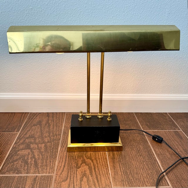 Contemporary Vintage House of Troy Brass Piano Bankers Desk Lamp Working Condition Classy For Sale - Image 3 of 12
