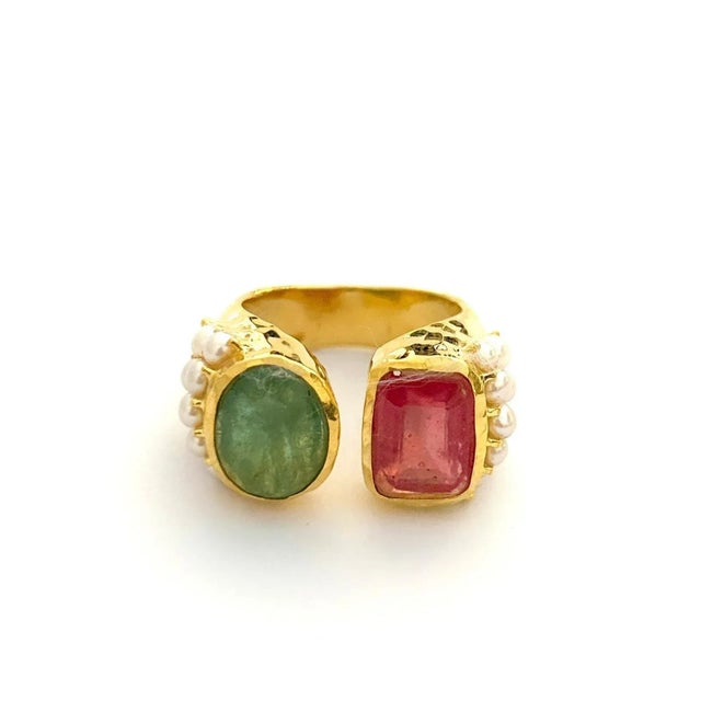 Bochic “Orient” Red Ruby, Green Emerlad & Pearl Ring Set 18K Gold & Silver, Size 6.5 For Sale In New York - Image 6 of 11