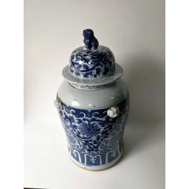Chinese Oriental Blue and White Decorative Porcelain Ginger Jar For Sale - Image 3 of 12