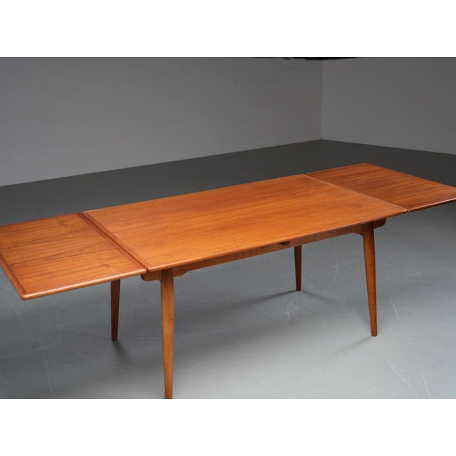 Brown 312 Teak and Oak Dining Table by Hans J. Wegner for Andreas Tuck, Denmark, 1960s For Sale - Image 8 of 17