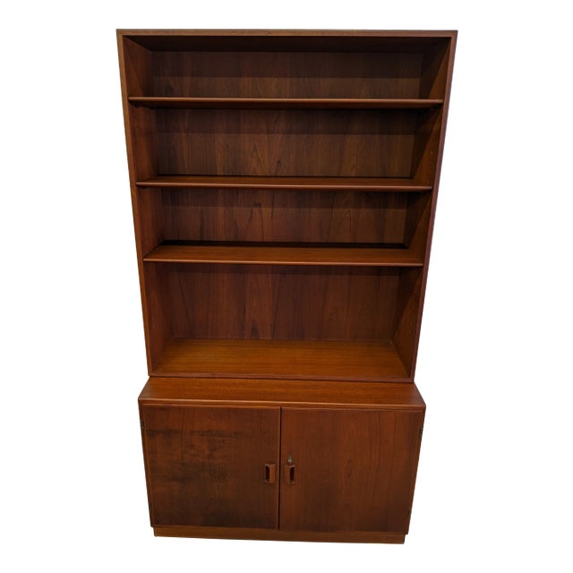 Soborg Mobler Danish Modern Teak Display Case For Sale