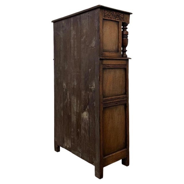 Antique English Narrow Carved Oak Court Cabinet, 1900s For Sale - Image 6 of 11