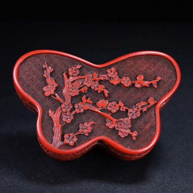Red Vintage Chinese Carved Cinnabar Lacquer Box – Butterfly Form With Plum Blossom Motif For Sale - Image 8 of 10