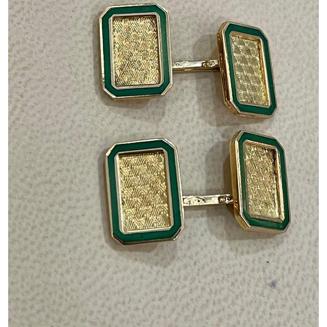 Traditional Emerald Cut Shape Green Enamel Cufflinks in 18 Karat Yellow Gold 13 Gm, Men's, A Pair For Sale - Image 3 of 18