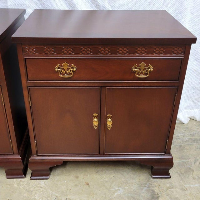 1980s 1980s Baker Furniture Chippendale Carved Mahogany Nightstands With Brass Hardware — Pair For Sale - Image 5 of 13