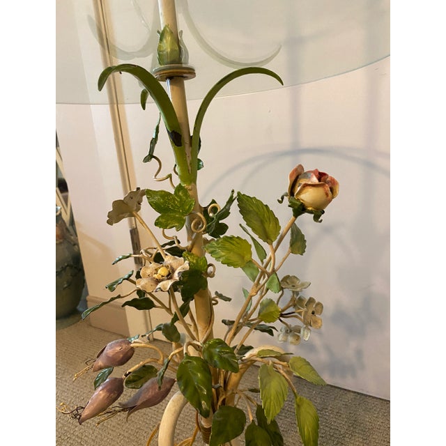 1950’s Italian Tole Table Lamp For Sale - Image 4 of 12