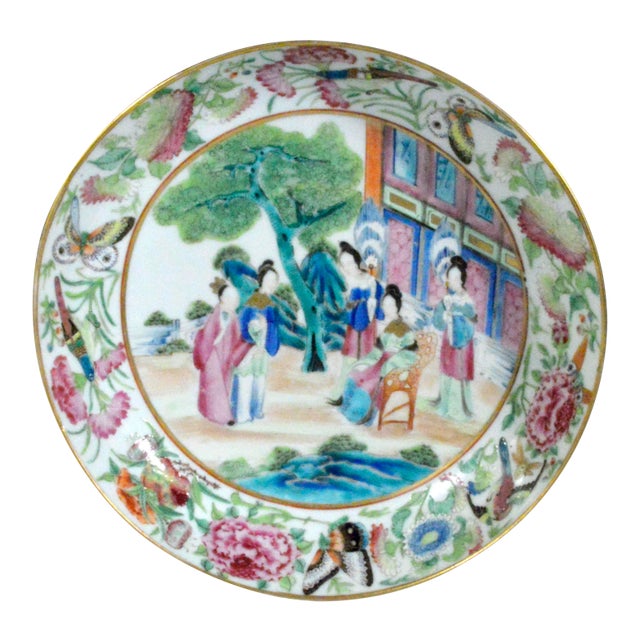 Chinese Export Porcelain Rose Mandarin Saucer Dish Canton, Circa 1810, Jiaqing Period For Sale
