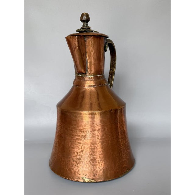 Georgian Hand-Hammered Copper Pitcher with Hinged Lid and Brass Mounts, 1800s For Sale - Image 5 of 18