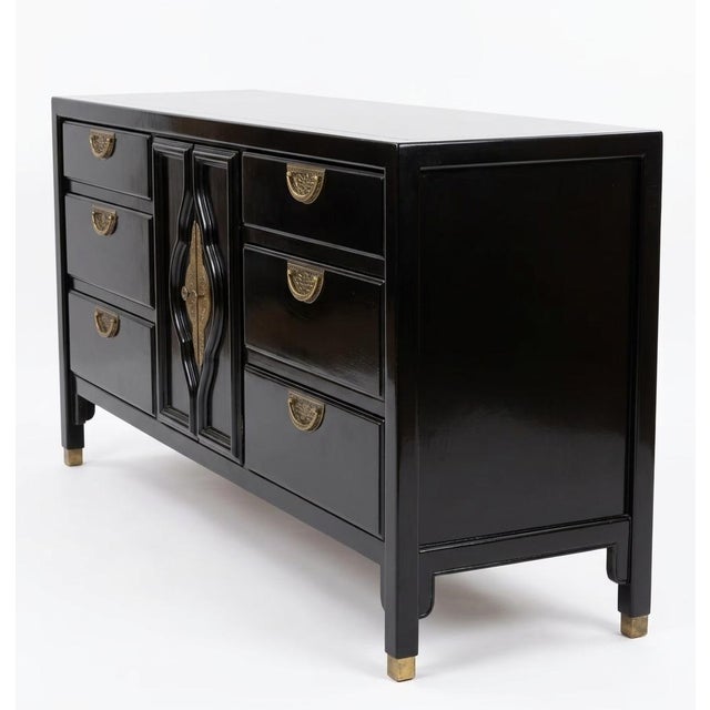 1970s Vintage Century Furniture of Distinction — 4-Piece Bedroom Set For Sale - Image 5 of 7