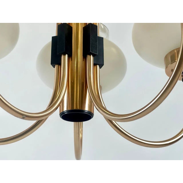 Mid-Century Modern German Five-Arm Hanging Light, 1970s, in Flawless conditions. Designed 1970 to 1979 European Plug (up...