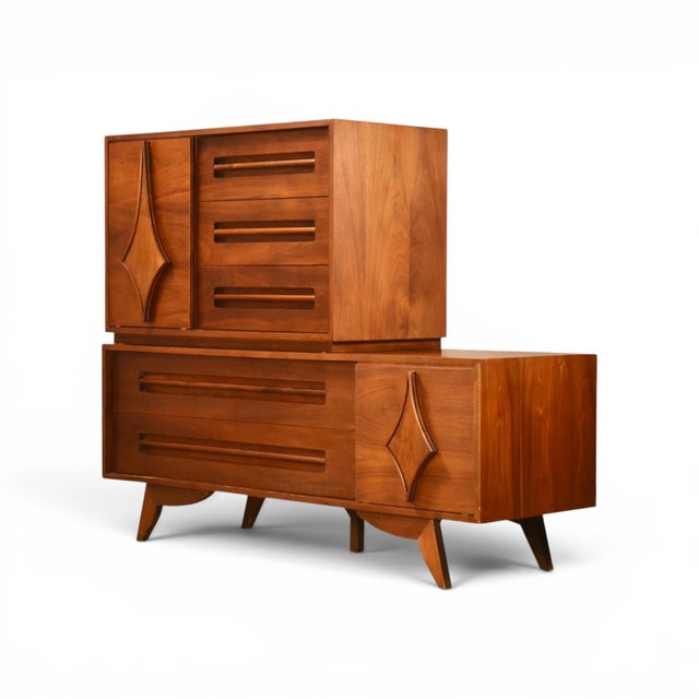 Mid-Century Modern Specialty Woodcraft Sculpted Diamond Vintage Mid Century Modern Stacking Highboy Dresser C. 1960s, Attributed For Sale - Image 3 of 15