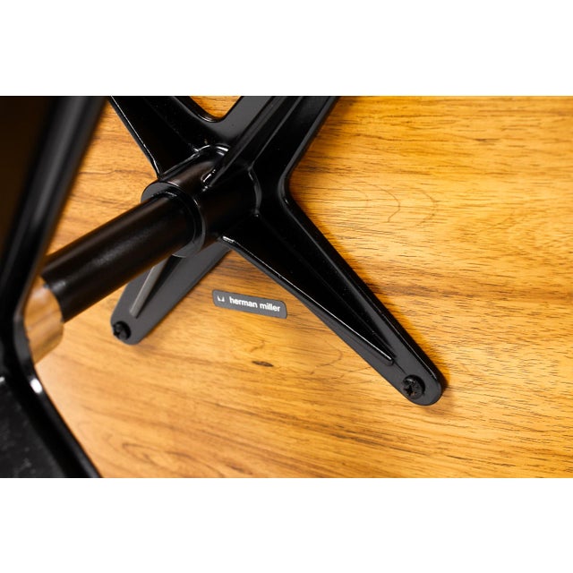 Mid Century Vintage Rosewood 671 Ottoman — Charles Eames for Herman Miller — Original Brown Leather For Sale - Image 9 of 10