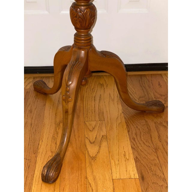 Chippendale Antique Figure Maple ound Pedestal Table For Sale - Image 3 of 13
