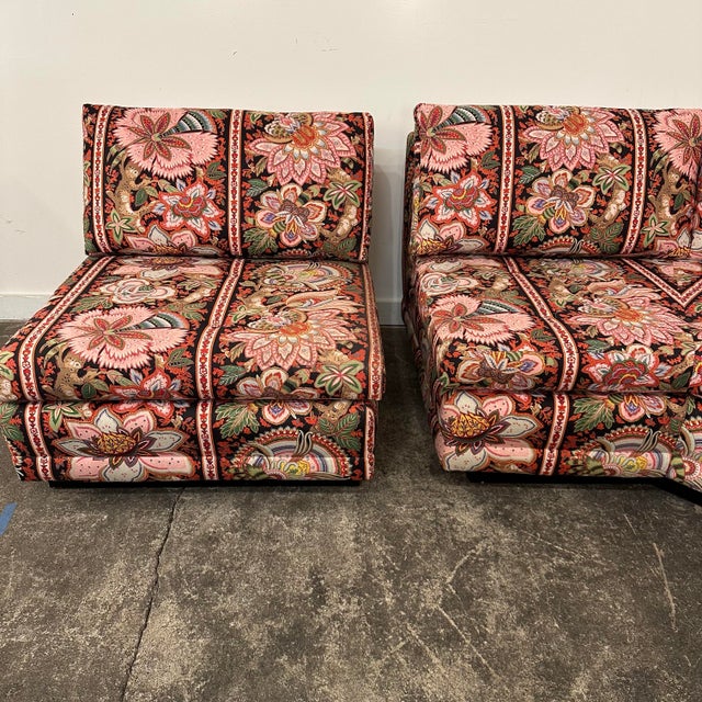 Mid 20th Century Mid 20th Century Shangri-La Chita Printed Floral Sectional Sofa For Sale - Image 5 of 12