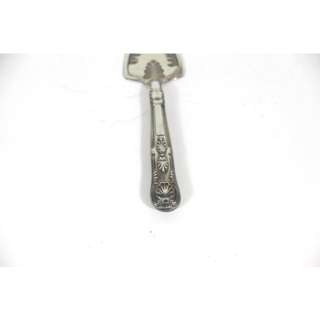 English Early 20th Century Silver Mayell Cake Server Silver Plate Serving Piece Made in England For Sale - Image 3 of 11