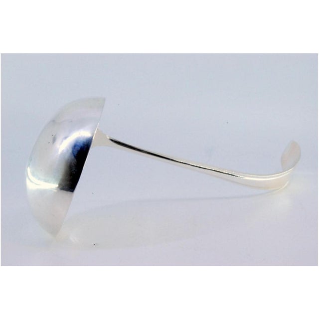 Plain Silver Soup Ladle with Grooves For Sale - Image 3 of 7
