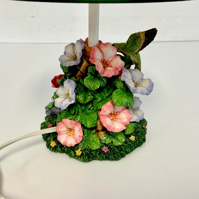 1980s Vintage English Garden Chippendale Hummingbird Petite Table Lamp For Sale - Image 12 of 18