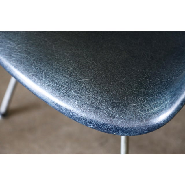 Set of 4 Navy Blue Fiberglass Eames Shell Armchairs for Herman MIller C. 1960s For Sale - Image 13 of 16
