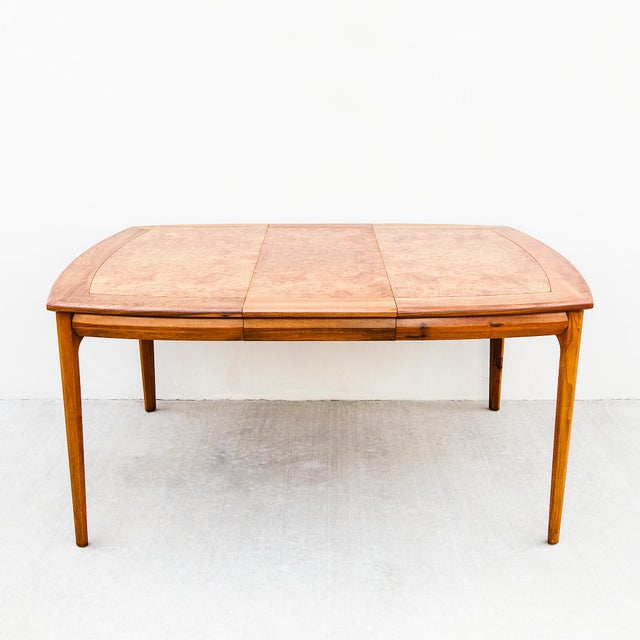 1960s Vintage Mid Century Modern Walnut & Burl Extension Dining Table by Cal Mode For Sale - Image 5 of 15