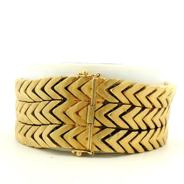 1970s Vintage Italian 18k Gold Three-Row Chevron Bracelet, Circa 1970 For Sale - Image 5 of 10