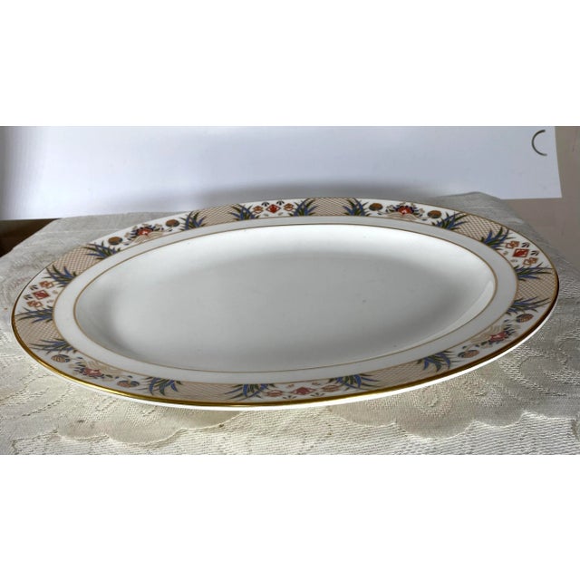 1990s 1990s Royal Crown Derby Rutland Oval Serving Platter - Blue & Rust Flowers, Gold Lattice Design, Gold Trim For Sale - Image 5 of 9