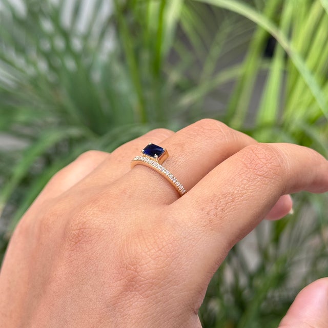 Modern East-West Emerald-Cut Blue Sapphire & Diamond Ring Size 5.5 in 14k Yellow Gold For Sale - Image 9 of 18