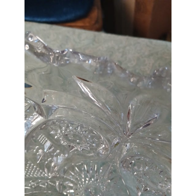 Transparent 1910s EAPG Pressed Glass Ruffled Edge Pinwheel Large Centerpiece Bowl Attributed to Imperial Glass For Sale - Image 8 of 8