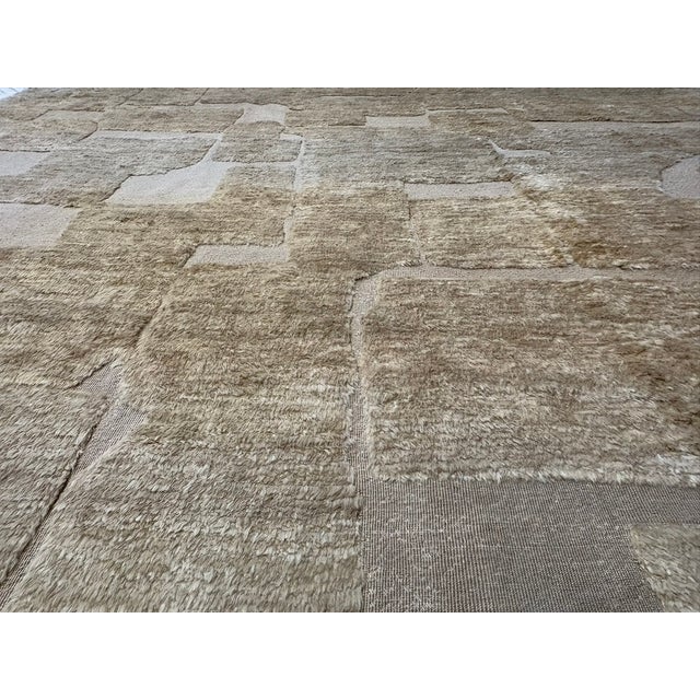 Restoration Hardware Rh Ilyas Hand-Knotted Wool Rug — 10' × 14' Camel | 100% Wool | Sculpted Texture For Sale - Image 4 of 18