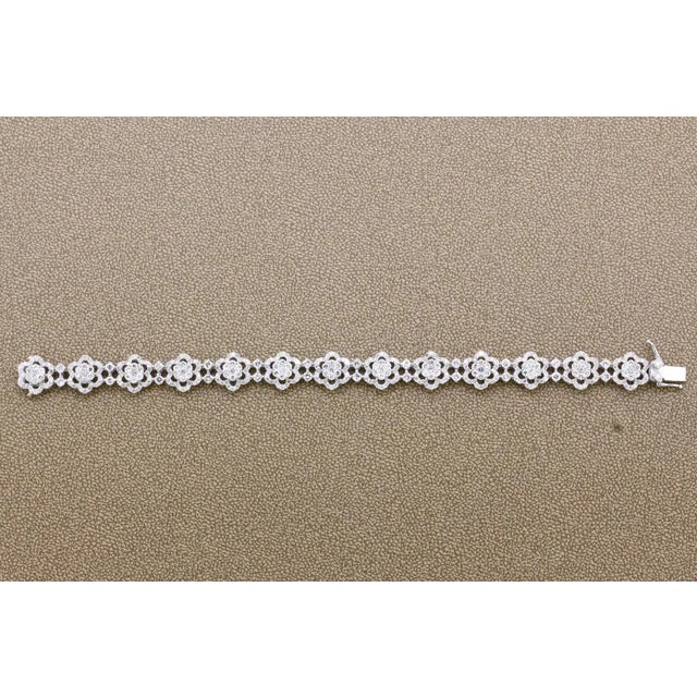 7.36 Carat Diamond Gold Flower Tennis Bracelet For Sale - Image 4 of 4