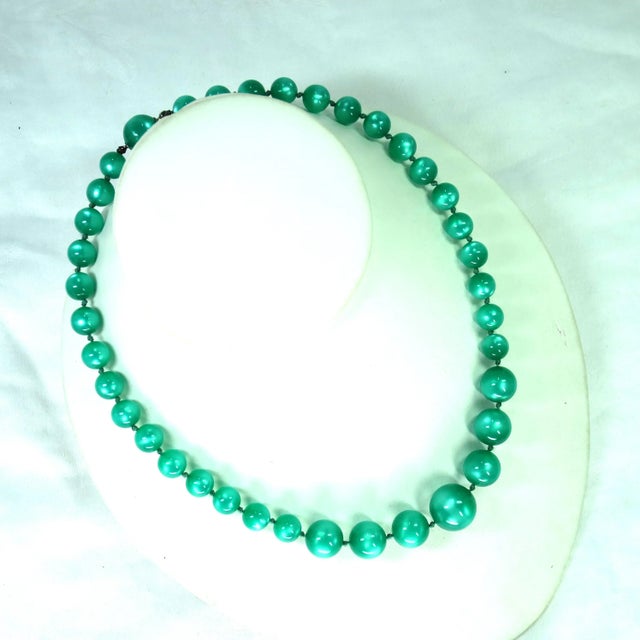 Mid-Century Modern Vintage 1950s Emerald Moonglow Lucite Necklace Bracelet Earrings - Set of 4 For Sale - Image 3 of 10