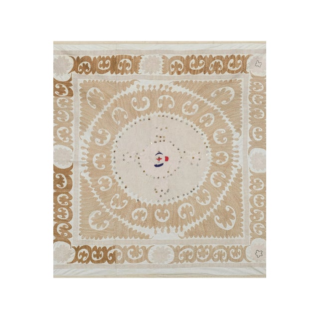 1960s Suzani Wall Hanging Decor - Uzbek Table Cloth - Uzbek Embroidery Neutral Textile, Bohemian Ethnic Tapestry 4'3'' X 4'5'' For Sale - Image 5 of 10