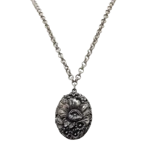 1971 Vintage Signed Napier Silvertone Floral Locket Necklace