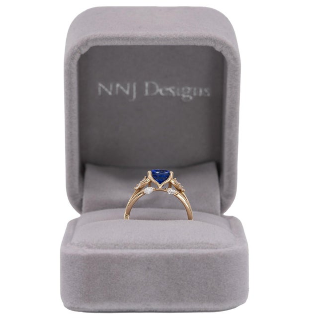 2.7Ct Tanzanite Ring With Lab Grown Diamond Accents: Solid 14k Gold, Size 6.75 For Sale - Image 4 of 10