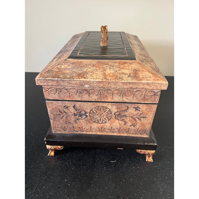 Maitland - Smith Vintage Maitland-Smith Carved Decorative Box With Gilt Clasped Hands & Feet For Sale - Image 4 of 7