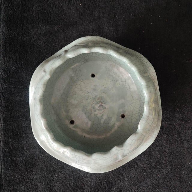 Chinese Ceramic Pot,Guan Ware Crackle Glaze Celadon Porcelain Bowl For Sale - Image 4 of 10