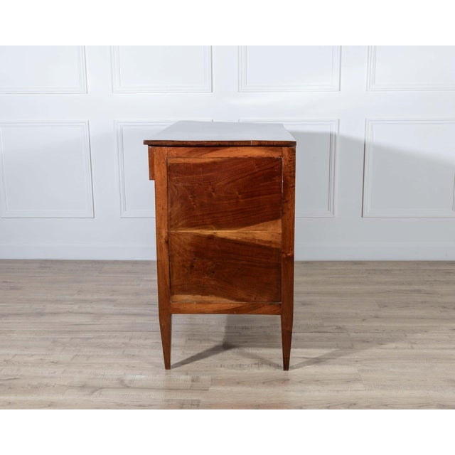 Late 18th-Century Italian Directoire Walnut Chest of Drawers — Emilia Romagna For Sale In Atlanta - Image 6 of 8