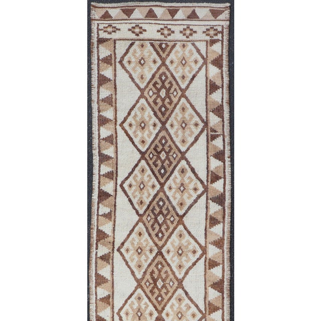 Textile Vintage Turkish Tulu Runner With Ivory Field and Camel Diamond Pattern 2'8" X 13'6" For Sale - Image 7 of 11