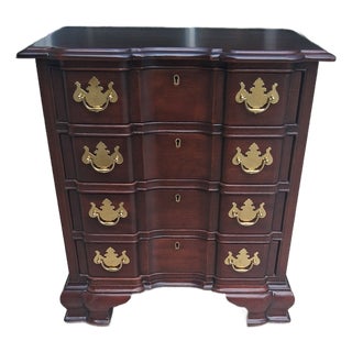 Vintage Councill Craftsmen Mahogany Chippendale Style Block-Front Bachelor's Chest For Sale
