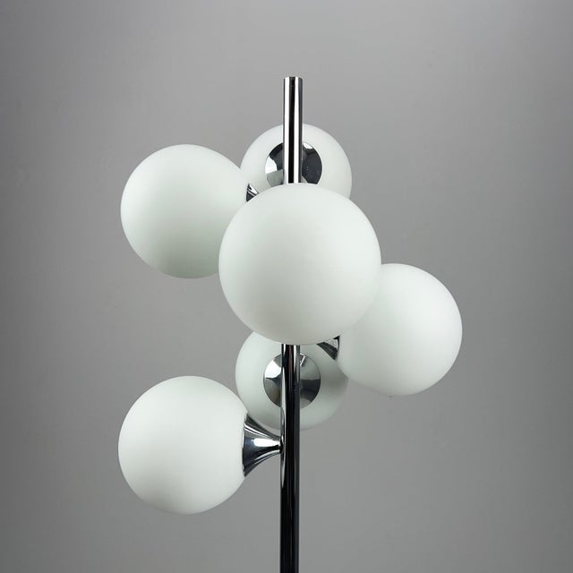 Mid-Century Modern Space Age Table Lamp with Tulip Base and White Opal Glass Globes, Germany, 1970s For Sale - Image 3 of 8