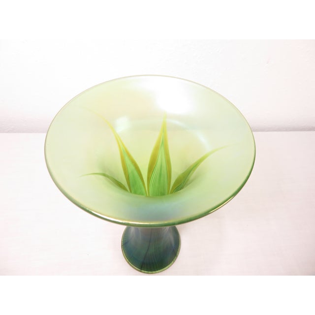 Signed Lundberg Studios Magnolia Pulled Feather Leaf Art Glass Vase Iridescent For Sale In Seattle - Image 6 of 16
